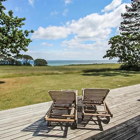 Ferienhaus Schönes Haus In Mit Meerblick Samsø